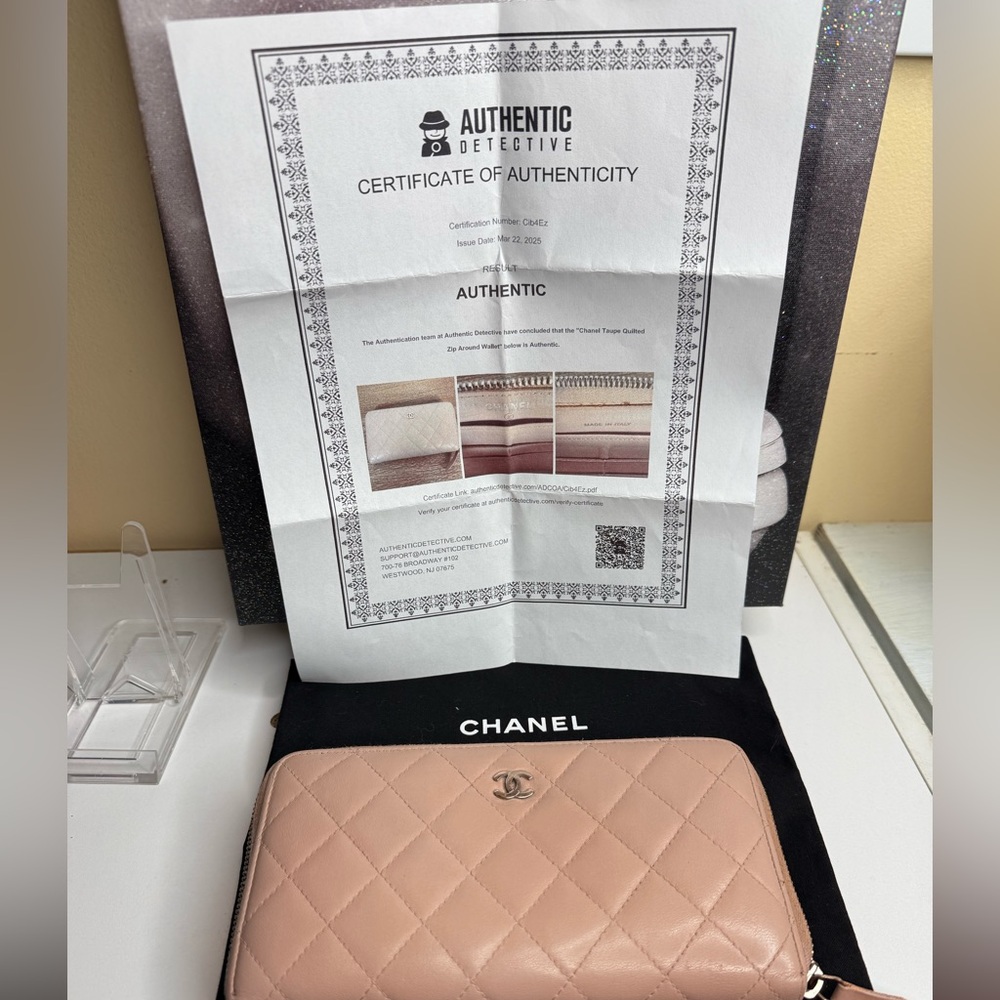 Chanel Pink Taupe Quilted Zip Around Wallet Lambskin COA Authenticated & Dusty - Picture 12 of 13
